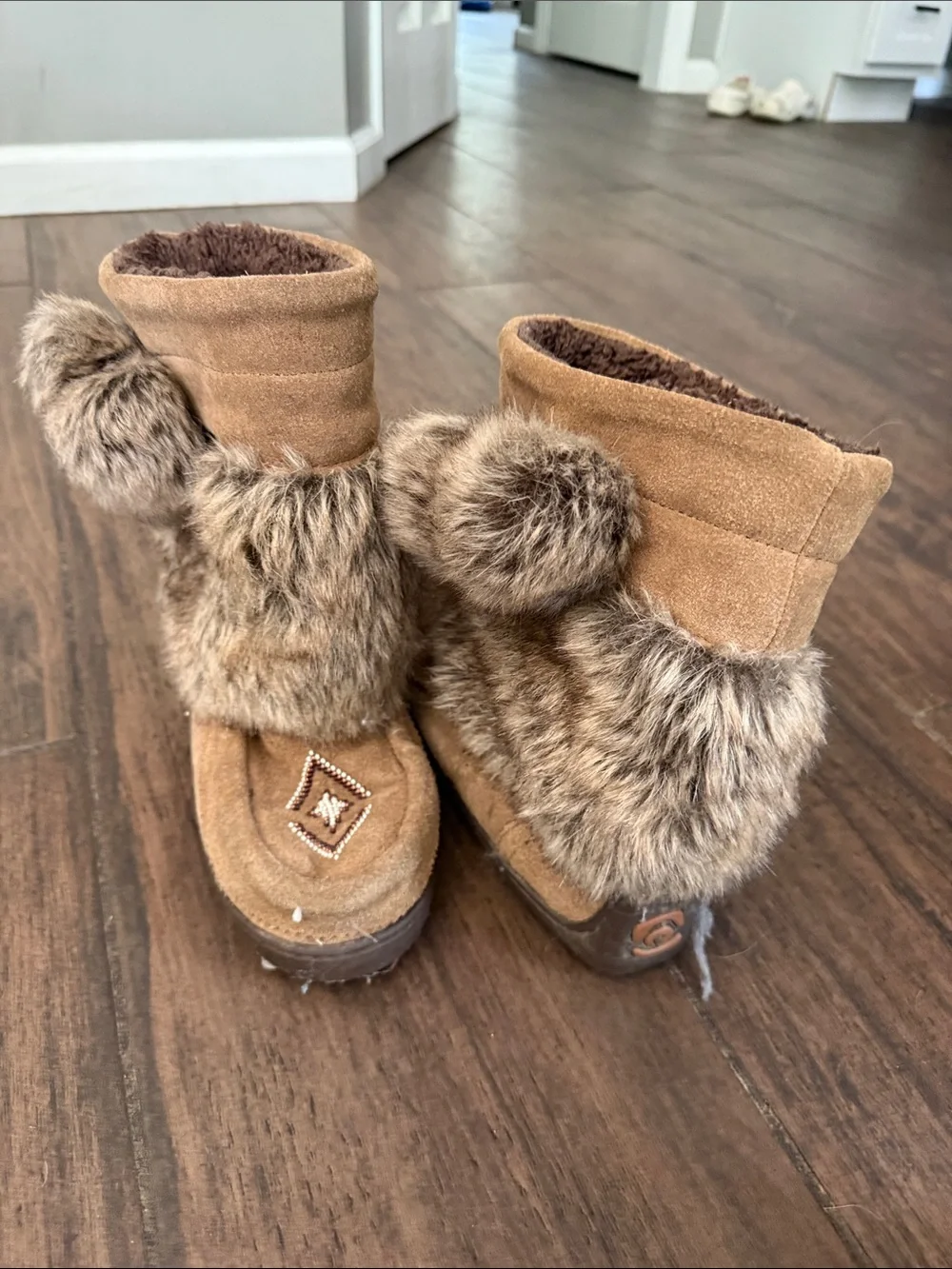 Manitobah Mukluks Tan Faux Fur Pom Pom Winter Boots